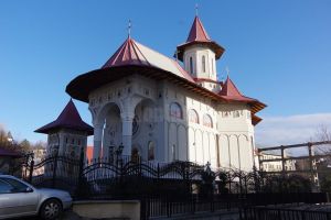 O problemă administrativă a Bisericii, transformată în scandal între ÎPS Pimen şi ...