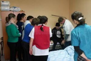 20 de persoane vârstnice şi şase tineri defavorizaţi, îngrijiţi la Centrul „Ingvar ...