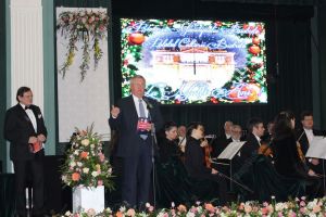 Concert şi şampanie în cinstea noului an la Palatul Culturii. Creţu: Să răspundem chemării prezentului (FOTO-VIDEO)