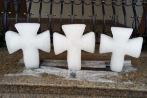 Cruci de gheaţă la Săuceşti