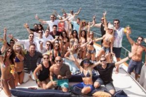 Locul unde se duc cei mai PUTERNICI oameni din ROMÂNIA. Cine este MILIONARUL MISTERIOS care îi găzduieşte