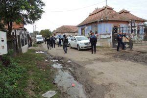 FOTO: ACȚIUNE a poliţiştilor, la Ocna Mureş şi în localităţile rurale învecinate.  Sancţiuni de peste 2.700 de lei şi bunuri confiscate