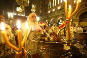 Cozi la apa sfintita de Boboteaza, la Catedrala din Timisoara