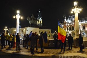 Cu Paraziţii, în Piaţa Unirii: Un nou protest anti PSD, în centrul Oradiei, cu steaguri şi muzică (FOTO)