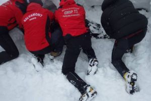 Turişti surprinşi de avalanşă în Făgăraş