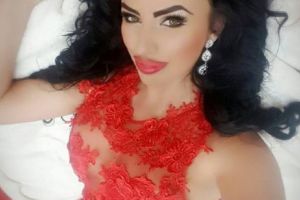 SEXY inspectoarea de la Arad, care poza în ipostaze INCENDIARE, şi-a dat demisia după un INTERVIU SPUMOS - GALERIE FOTO