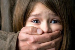 ATENTIE PARINTI! Pedofil la Ramnicu Valcea?!