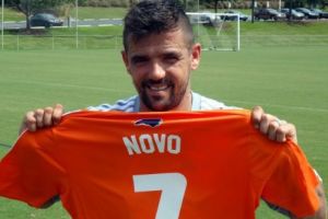 Moment DRAMATIC. Un fost fotbalist a făcut INFARCT pe teren, la un meci DEMONSTRATIV