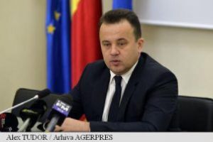 Liviu Pop, ministrul Educaţiei, bilanţ după şase luni de mandat: Legea manualului, elaborată. Proiectul de digitalizare, lansat