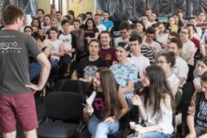 Reprezentaţii, evenimente culturale, educaţionale, sociale şi comunitare, pentru 11.300 participanţi şi spectatori, în bilanţul Trupei „Osonó”, pe anul 2017