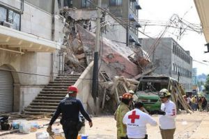 MASACRU în Mexic! Peste 18 oameni au MURIT în două staţiuni PLINE de TURIȘTI 