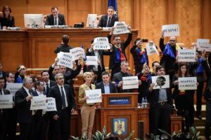 Întrebare… întrebătoare – ĂȘTIA DE LA O USR SUNT CHIAR NEBUNI, DE LEGAT?!…