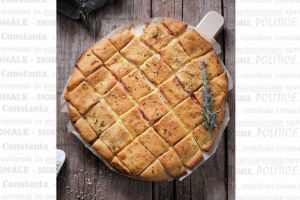 Tarta crocanta umpluta cu sunca si cascaval