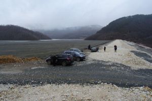 FOTO/VIDEO: Cupru Min SA Abrud a făcut recepţia lucrărilor de închidere a fostei galerii de evacuare sonde inverse din iazul de la Valea Șesii şi va continua procesul de monitorizare a apelor reziduale