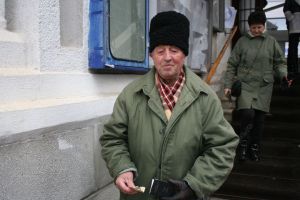 Bătrân de 87, primul la plata impozitelor: Nu-s PDSR-ist, dar toate aleile sunt puse la punct