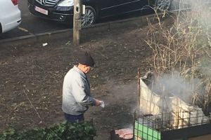 Cum se încing grătarele între blocuri, la Focşani