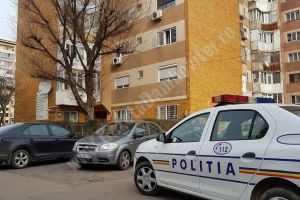 Sinucidere sau accident: O bătrână de 91 de ani a căzut de la etajul doi al unui bloc din Târgovişte