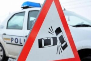 Un şofer a accidentat mortal un bărbat care stătea culcat pe şosea