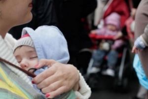 Indemnizaţia de creştere a copilului s-a majorat de la 1 ianuarie. Câţi bani vor primi tinerele mămici