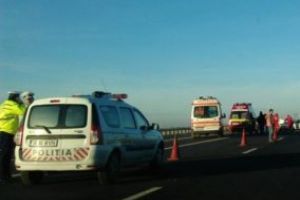 ACCIDENT pe AUTOSTRADA Arad – Timişoara. Două PERSOANE au fost RĂNITE