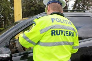 Razii masive pe drumurile Sătmarului. Zeci de permise reţinute şi amenzi usturătoare