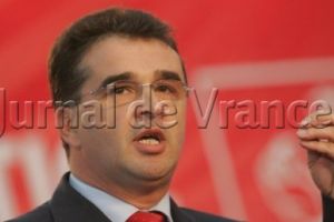 Oprişan trage sforile în PSD şi cere restructurarea administraţiei centrale şi a Guvernului