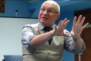 Judecător: Aparatul medical pretins a fi transferat ilegal de medicul Mihai Lucan la clinica privată aparţine, de fapt, acestuia - MOTIVARE