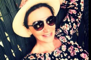 Mara Bănică, aşa cum NU ai mai vazut-o NICIODATĂ. S-a fotografiat în PATUL din hotel, iar fanii au rămas UIMIȚI - FOTO