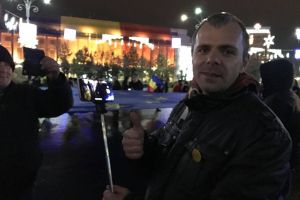 Protest in fata sediului PSD. Jurnalistul Malin Bot ridicat de jandarmi