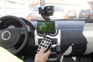 Vitezomani cu bolizi: Un şofer de BMW şi unul de Jaguar au rămas fără permis pentru viteză