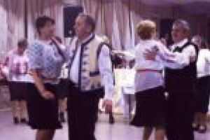 Petrecere de pomină pentru pensionari. Au sărbătorit intrarea în noul an… în noul an!