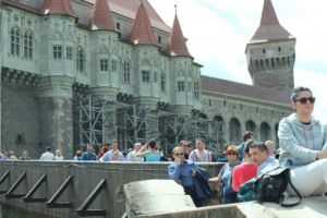 Castelul Corvinilor – peste 330.000 de turişti anul trecut