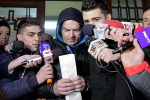 Poliţistul pedofil: Le-au trebuit 3 zile să-şi 