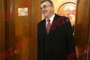 Scandalul restructurării dinamitează PSD. Ce baroni s-au ridicat împotriva lui Dragnea