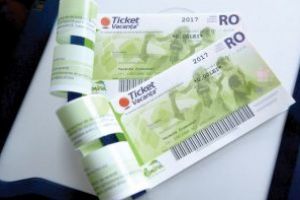 O promisiune care mai are puţin şi împlineşte zece ani! Reguli noi pentru acordarea voucherelor de vacanţă