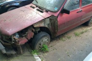 Ridicarea maşinilor abandonate pe domeniul public, continuă. Au fost descoperite încă 100 de rable