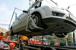 ATENȚIE ȘOFERI! Maşinile parcate neregulamentar în Alba Iulia vor fi ridicate începând cu 1 februarie 2018