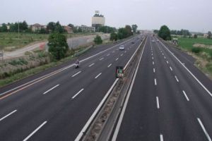 VISE SPULBERATE pentru ȘOFERII români. Încă o AMÂNARE pentru inaugurarea unui important segment de AUTOSTRADĂ