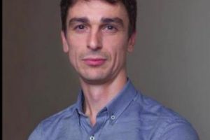 Deputat clujean lovit de maşină, în Mănăştur. Mergea cu bicicleta şi