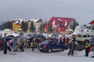 Mii de metri cubi cu dejecţii, în pădure. Canalizarea de la Straja arată proporţiile bătăii de joc din cea mai frecventată staţiune montană din vestul ţării