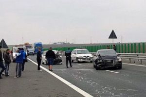 Carambol pe autostradă