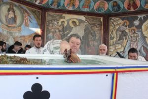 Boboteaza a unit la Parohia Roşu I Cerul şi Pământul