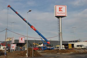 FOTO. Noul Kaufland de pe Botizului, tot mai aproape de deschidere. Se lucrează în ritm alert