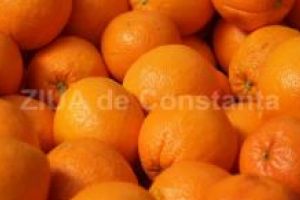 Un pahar de suc de portocale ne ajuta sa impedicam scaderea masei osoase