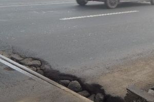 FOTO: Podul Mureş, din ce în ce mai fisurat!