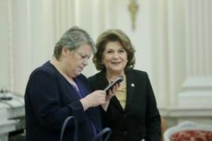 Iohannis: Persoane urmărite penal nu au ce căuta la guvernare. Doamnele Sevil Shhaideh şi Rovana Plumb trebuie să demisioneze