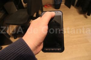 Un angajat a suferit arsuri dupa ce bateria unui telefon a explodat intr-un magazin din Zurich