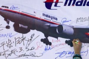 Malaezia oferă 50 de milioane de dolari pentru găsirea resturilor avionului MH370

