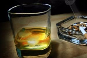 Consumul de ALCOOL în rândul MINORILOR, cote ALARMANTE. Acestea sunt cele mai ȘOCANTE CAZURI