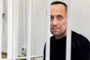 Un fost politist cu 22 de crime la activ este judecat pentru alte 59 de omoruri